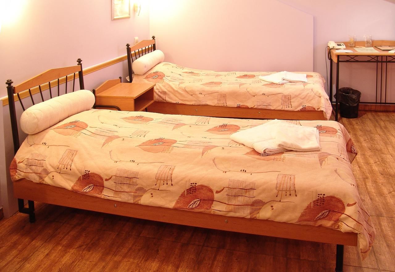 Отель Central Family Hotel Хасково